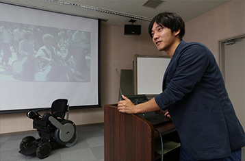 菅野氏